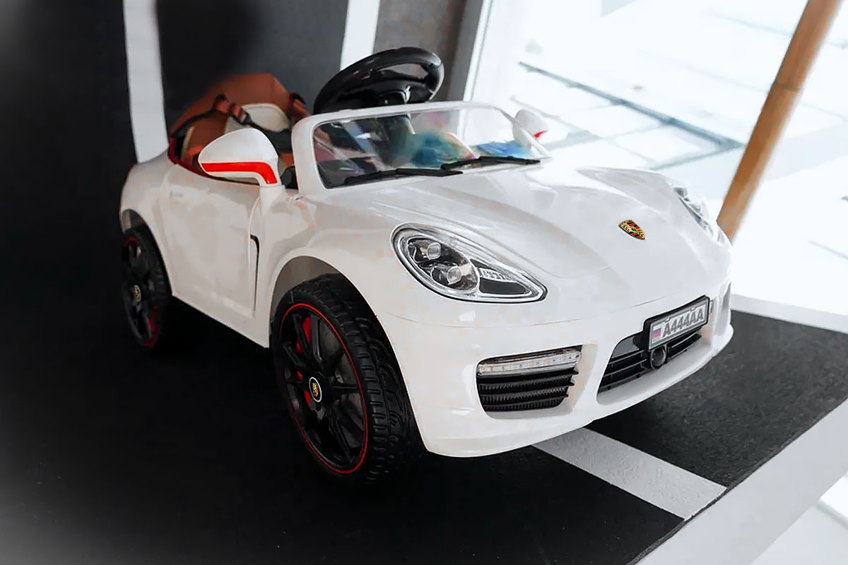 Электромобиль Porsche Panamera Электрокар входит в стоимость праздничной программы 
