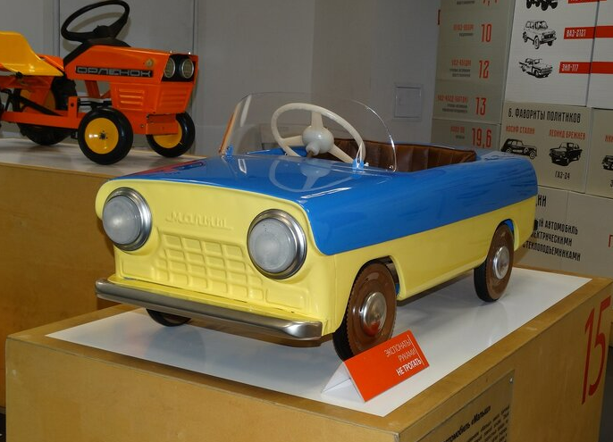 Педальная машина ЗИМ