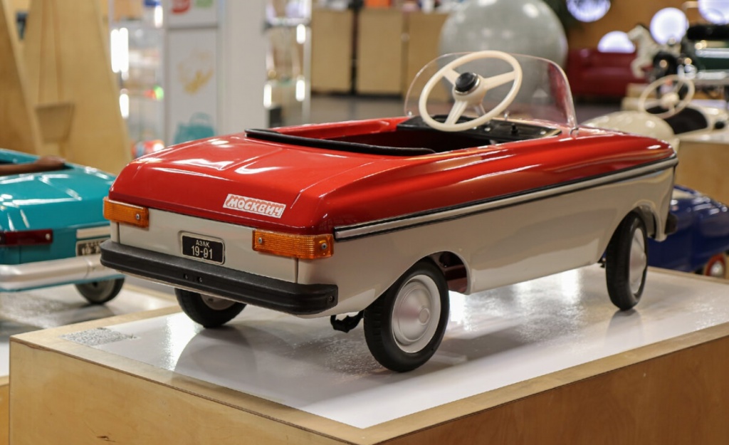 машинка москвич